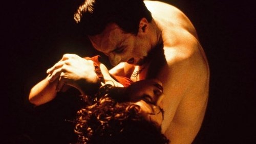 Embrace of the Vampire - Nụ Hôn Ma Cà Rồng - Hình 4